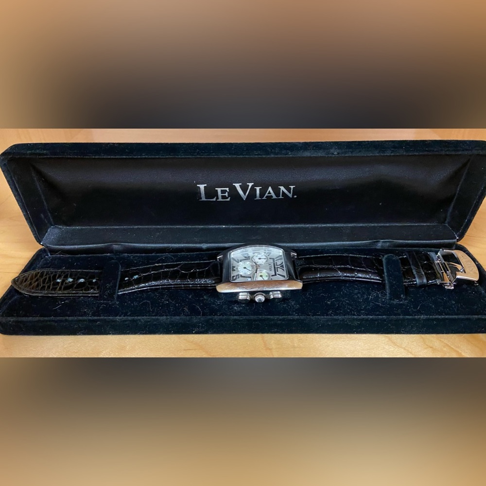 LE VIAN SWISS MADE MOTHER IF PEARL FACE NEVER USED FANCY MEN WATCH